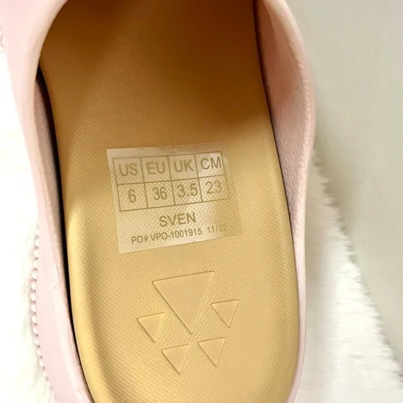 Cougar Sven Clog in Nude Ecru - Picture 5 of 10